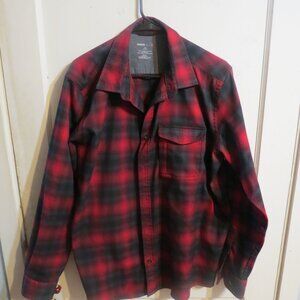 Swiss Tech Men Size Large Red Black Flannel Buffalo Plaid Long Sleeve Shirt